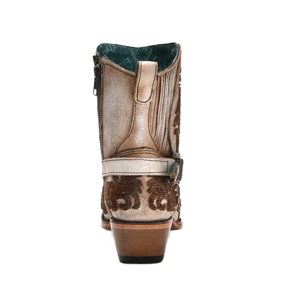 Corral Distressed Beige-Brown Bristle C4108 - Picture 3 of 8